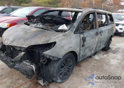 2016 Toyota Sienna Xle 8 Passenger z USA, uszkodzony, nr VIN 5TDYK3DC5GS755154